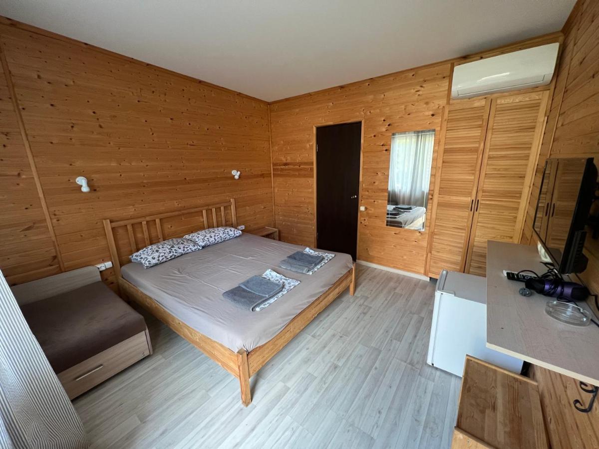 Mini-hotel FOREST CLUB Pizunda Esterno foto