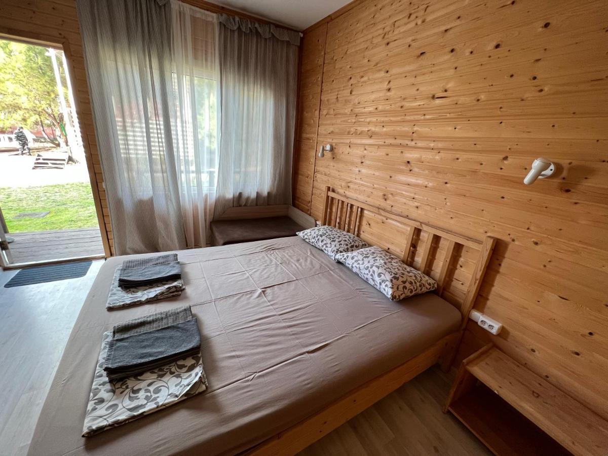 Mini-hotel FOREST CLUB Pizunda Esterno foto